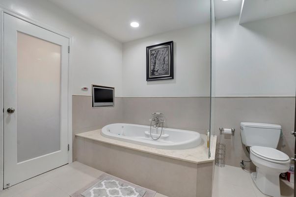 Bathroom, Interior, Recessed Lighting