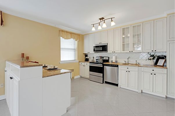 Interior, Kitchen, Stainless Steel Appliances