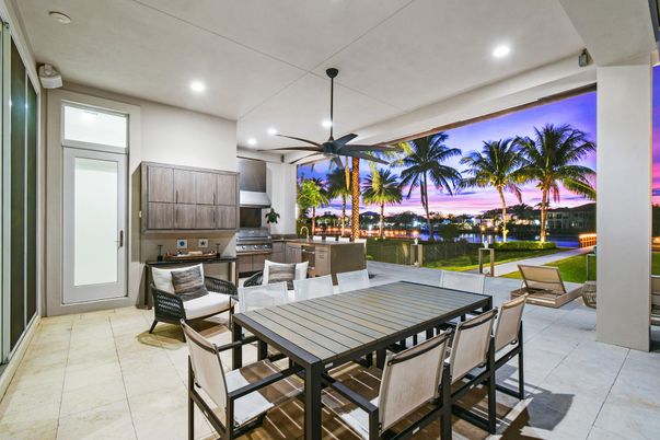 Dining room, Interior, Kitchen, Recessed Lighting, Stainless Steel Appliances