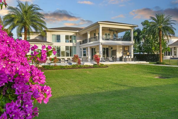 Backyard, Exterior, Facade, Modern