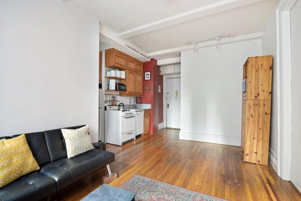 Interior, Kitchen, Washer, Wood Texture Flooring
