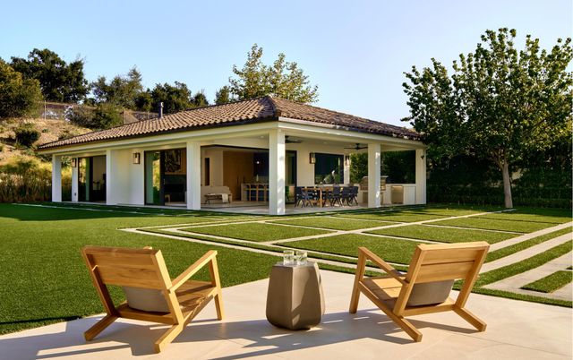 Backyard, Exterior