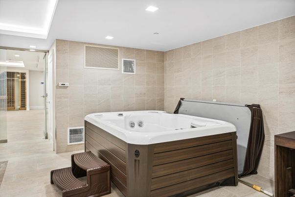 Hot Tub, Interior, Recessed Lighting