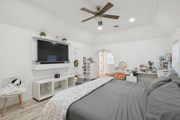 Bedroom, Interior, Recessed Lighting, Wood Texture Flooring