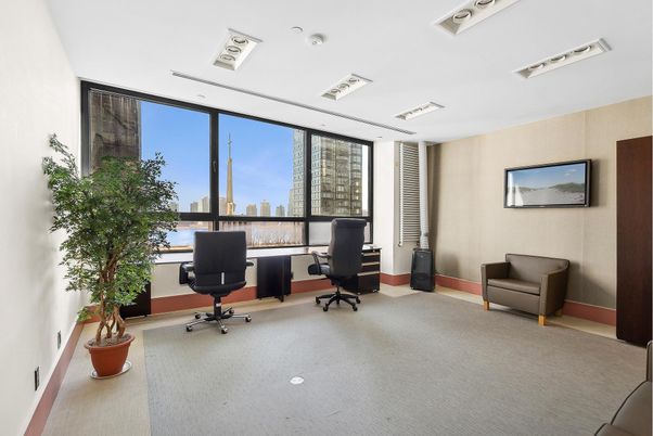 Home Office, Interior