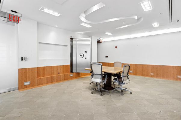 Dining room, Elevator, Interior, Recessed Lighting
