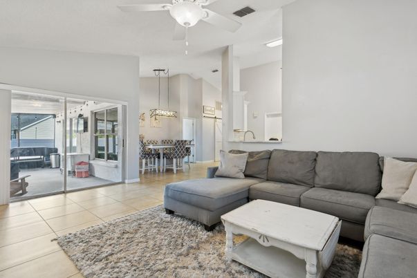 Dining room, Interior, Living room, Pendant Lights