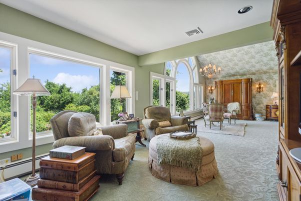 Chandelier, Dining room, Interior, Living room