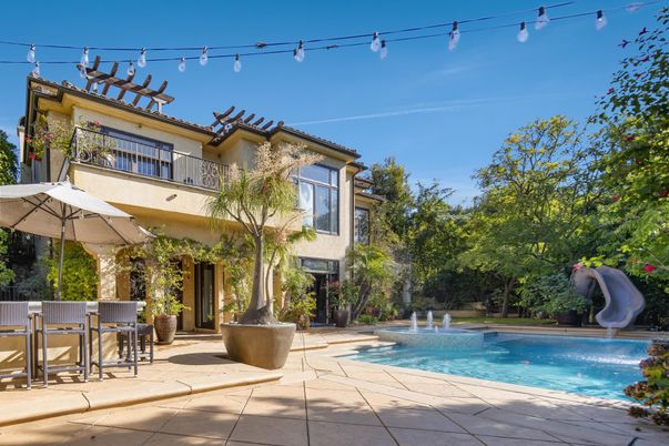 Exterior, Playground, Pool
