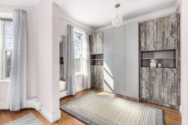 Interior, Pendant Lights, Wood Texture Flooring
