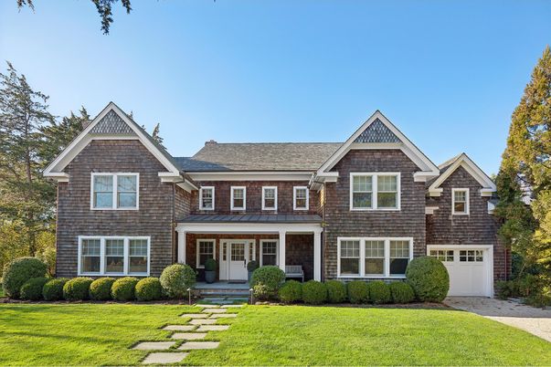 Attached, Exterior, Facade, Brick Traditional