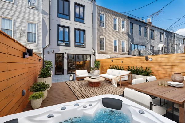 Exterior, Hot Tub