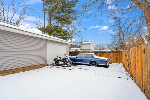 Detached Garage, Exterior