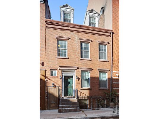 Exterior, Facade, Brick Facade, Rowhouse