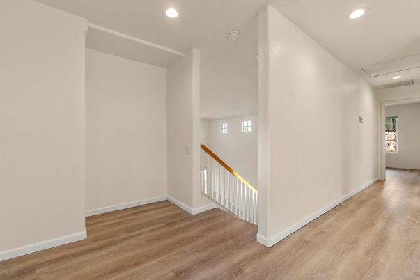 Interior, Recessed Lighting, Wood Texture Flooring