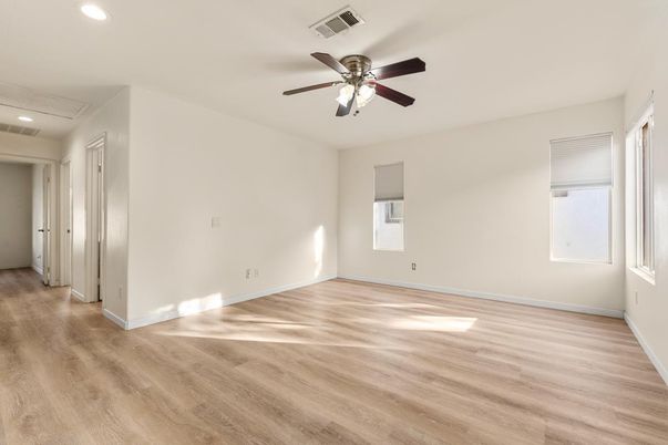 Empty room, Interior, Recessed Lighting, Wood Texture Flooring