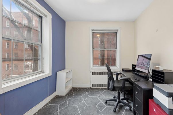 Home Office, Interior
