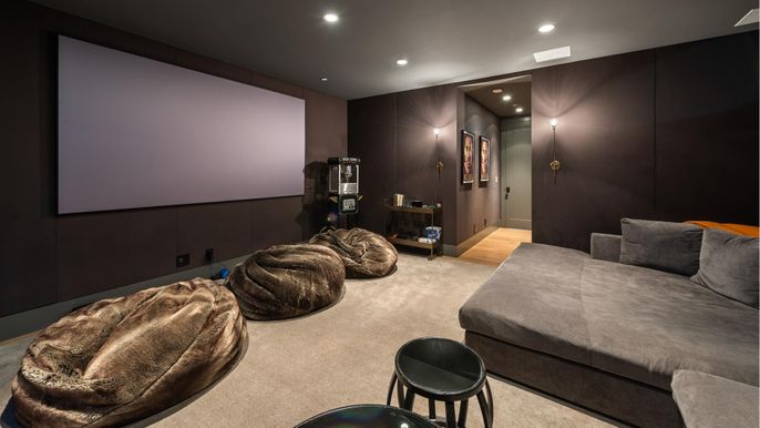 Interior, Projection Screen, Recessed Lighting
