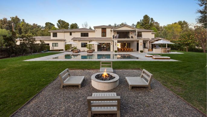 Backyard, Exterior, Pool