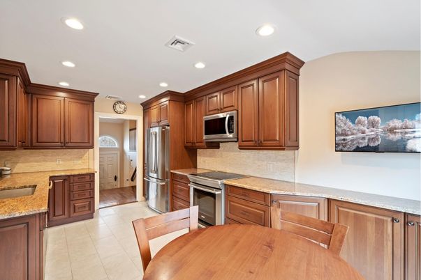 Dining room, Interior, Kitchen, Recessed Lighting, Stainless Steel Appliances