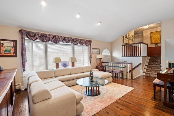 Interior, Living room, Piano, Recessed Lighting, Wood Texture Flooring