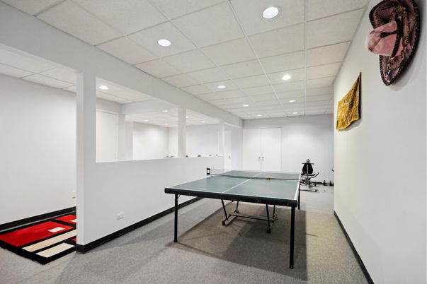 Game Room, Interior, Recessed Lighting