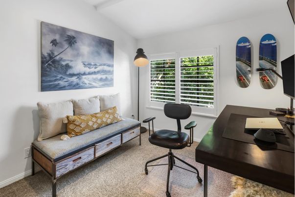 Home Office, Interior