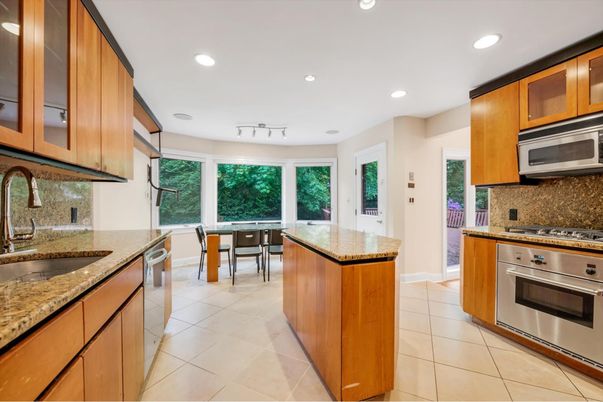 Dining room, Interior, Kitchen, Recessed Lighting, Stainless Steel Appliances