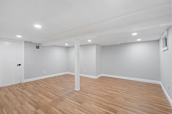 Empty room, Interior, Recessed Lighting, Wood Texture Flooring