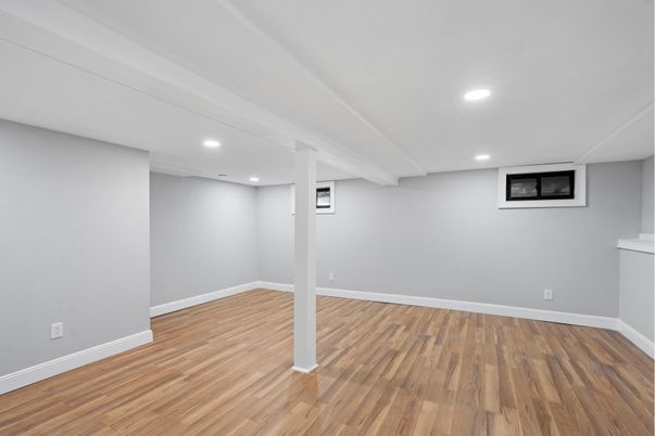 Empty room, Interior, Recessed Lighting, Wood Texture Flooring