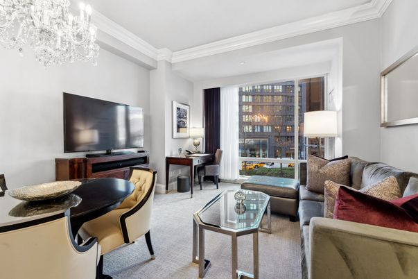 Chandelier, Dining room, Interior, Living room