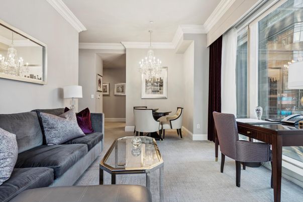 Chandelier, Dining room, Interior, Living room