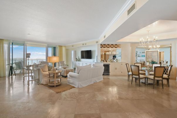 Chandelier, Dining room, Interior, Living room, Pendant Lights