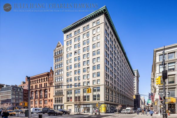 Exterior, Facade, Chicago School