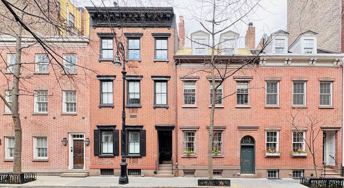 Exterior, Facade, Brick Facade, Rowhouse