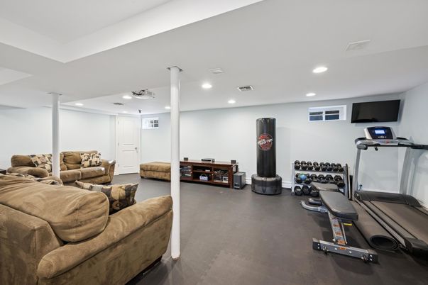 Fitness Equipment, Interior, Living room, Recessed Lighting