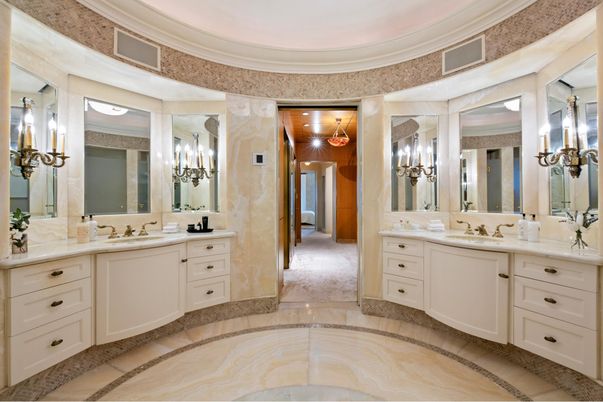 Bathroom, Dual Sink Vanities, Interior