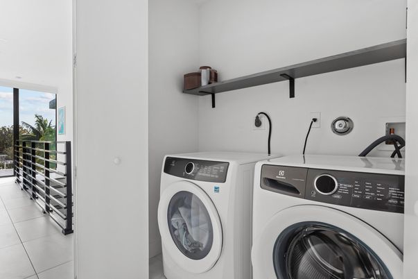 Interior, Washer