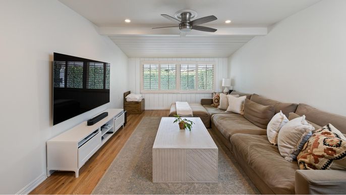 Interior, Living room, Recessed Lighting, Wood Texture Flooring