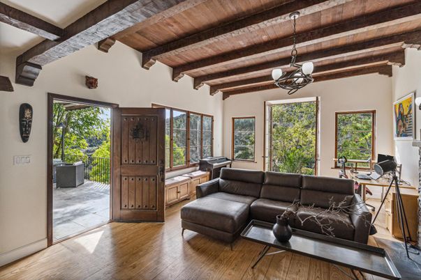 Interior, Living room, Pendant Lights, Wooden Beams, Wooden Ceilings, Wood Texture Flooring