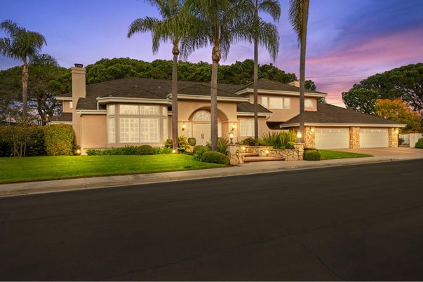 Attached, Exterior, Facade, Mediterranean