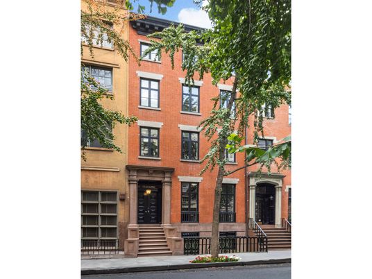 Exterior, Facade, Brick Facade, Rowhouse