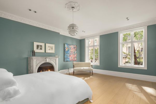 Bedroom, Fireplace, Interior, Pendant Lights, Recessed Lighting, Wood Texture Flooring
