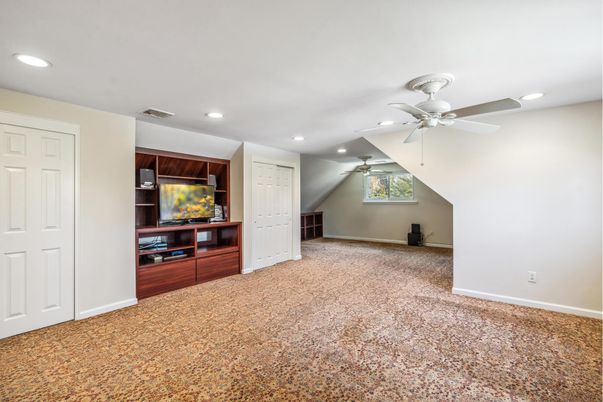Empty room, Interior, Recessed Lighting