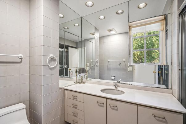 Bathroom, Interior, Recessed Lighting