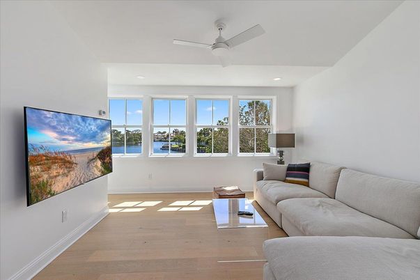 Interior, Living room, Recessed Lighting, Water, Wood Texture Flooring