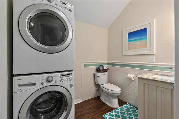 Interior, Utility Closets, Washer, Wood Texture Flooring