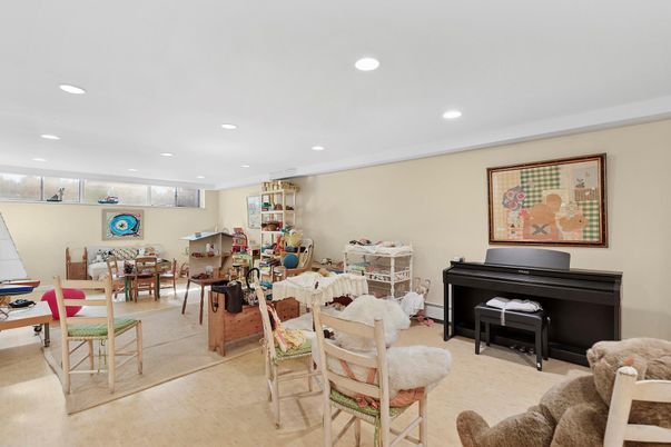 Dining room, Interior, Piano, Recessed Lighting