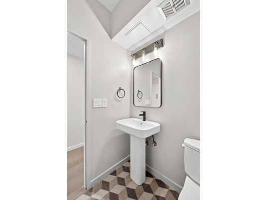 DE Listing image placeholder