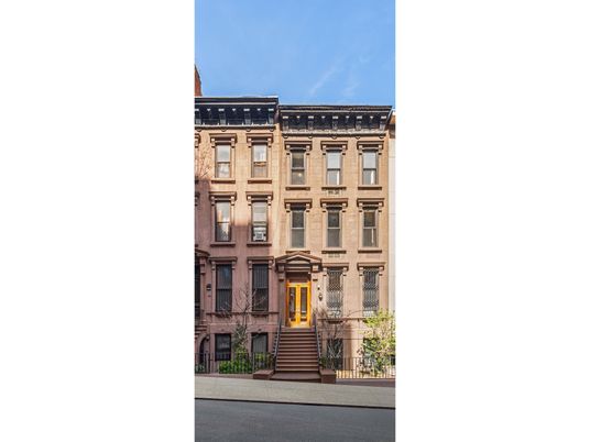 Exterior, Facade, Brownstone